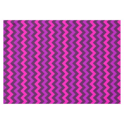 Schattigee Paarse roze Chevrons Medium Tafelkleed (Voorkant (Horizontaal))