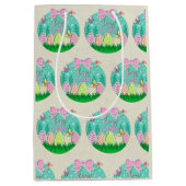 Schattigee paaseierjacht en kleurrijke vlinders medium cadeauzakje (Voorkant)