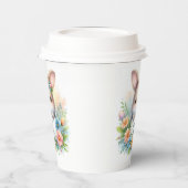 Schattigee paashaas met een paasbord papieren bekers (Links)