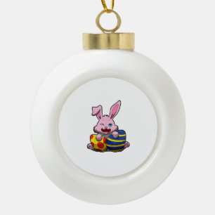 Schattigee paashaas met gekleurde eieren - Happy E Keramische Bal Ornament