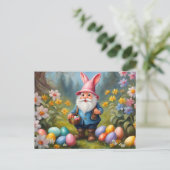 Schattigee paaskabouter in voorjaarstuinillustrati feestdagenkaart (Staand voorkant)
