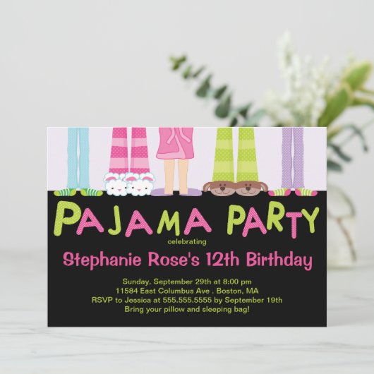 Schattigee Pajama Party Verjaardagsfeestuitnodigin Kaart (Staand voorkant)