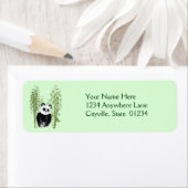 Schattigee Panda Zittend in Bamboe Etiket (Insitu)