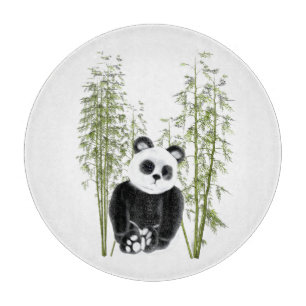 Schattigee Panda Zittend in Bamboe Snijplank