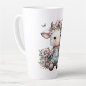 Schattigee Pastel Baby Koe in Overalls met Bloemen Latte Mok (Linkerhoek)