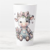 Schattigee Pastel Baby Koe in Overalls met Bloemen Latte Mok (Voorkant)