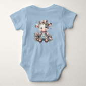 Schattigee Pastel Baby Koe in Overalls met Bloemen Romper (Achterkant)