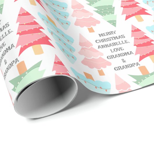 Schattigee Pastel Roze Kleurrijke Kerstboom Naam Cadeaupapier (Rol Hoek)