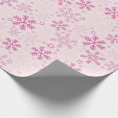 Schattigee Pastel Roze Winter Sneeuwvlok Kerst Cadeaupapier (Hoek)