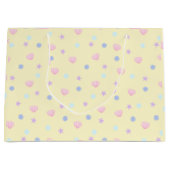 Schattigee pastelschelpen en parels in gele chiffo groot cadeauzakje (Voorkant)