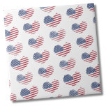 Schattigee Patriottische Amerikaanse vlag Tegeltje<br><div class="desc">Schattigee kleine Schattigee Patriottische Amerikaanse Vlag Rustieke Hart Patroon keramische tegel! Beschikt over een patroon van rustieke of verontrustend uitziende Amerikaanse Flag harten om een leuk rood, wit en blauw afbeelding te maken! Of je deze tegel wilt gebruiken als een klein onderzetter of trivet voor een drink of bord... of...</div>