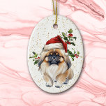 Schattigee Pekingese Hond Kerstmis Holly Keramisch Ornament<br><div class="desc">Het afbeelding op de voorkant van dit schattige Holiday ornament is van een Pekingese hond met een rood en wit Sinterklaasfeest pet. Achter hem is een tak van heilige en rode bessen. Kleine gouden confetti op een witte achtergrond geeft een beetje glitter aan het ornament. Op de achterkant, gestileerde rode...</div>