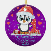Schattigee Penguin Baby's Eerste Kerstmis Paarse Keramisch Ornament (Voorkant)