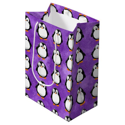 Schattigee Pinguïn Cartoon Custom Paarse Waterverf Medium Cadeauzakje (Voorkant Gekanteld)