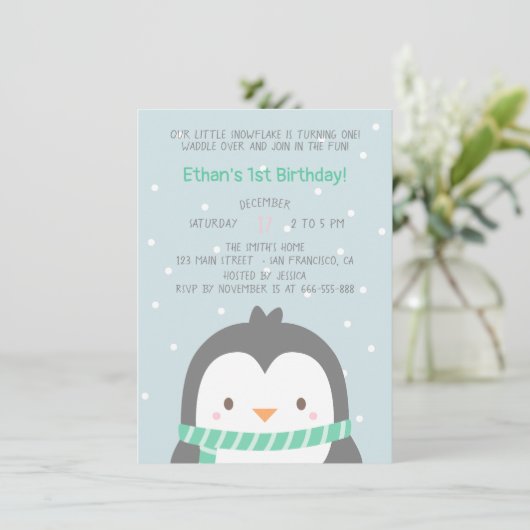 Schattigee pinguïn en sjaal verjaardagsfeestuitnod kaart (Staand voorkant)