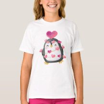 Schattigee pinguïn gewikkeld in liefde T-shirt
