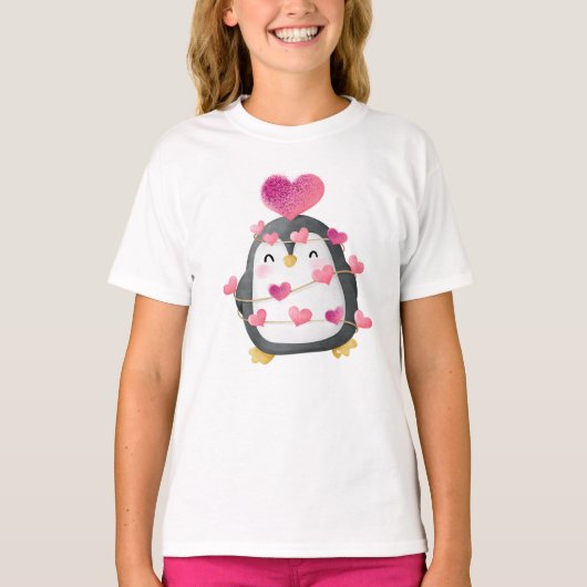 Schattigee pinguïn gewikkeld in liefde T-shirt (Voorkant)