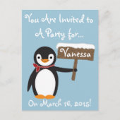 Schattigee Pinguïn met Gestreepte Sjaal  Uitnodiging Briefkaart (Voorkant)