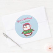 Schattigee pinguïn met oorkappen en kersttrui ronde sticker (Envelop)