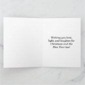 Schattigee pinguïn verpakt in kerstverlichting kaart (Binnen)