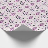 Schattigee pinguïns en Paarse kerstbomen kerst Cadeaupapier (Hoek)