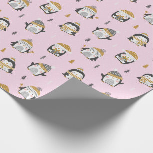 Schattigee Pinguïns met bomen, sneeuw en geschenke Cadeaupapier