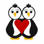 Schattigee pinguïns verliefd fotobeeldje ornament<br><div class="desc">Dit ontwerp is een vectorillustratie van twee schattige zwarte en witte pinguïns die knuffelen met een hart voor hen. Deze schattige pinguïn werd oorspronkelijk in het jaar 2008 door Mydeas getekend. Deze schattige pinguïn zou een geweldig cadeau zijn voor elke vogelliefhebber of pinguïnliefhebber. Dit schattige pinguïn ontwerp is ook geweldig...</div>