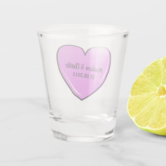 Schattigee Pink Heart aangepaste namen & datum sho Shot Glas (Achterkant)
