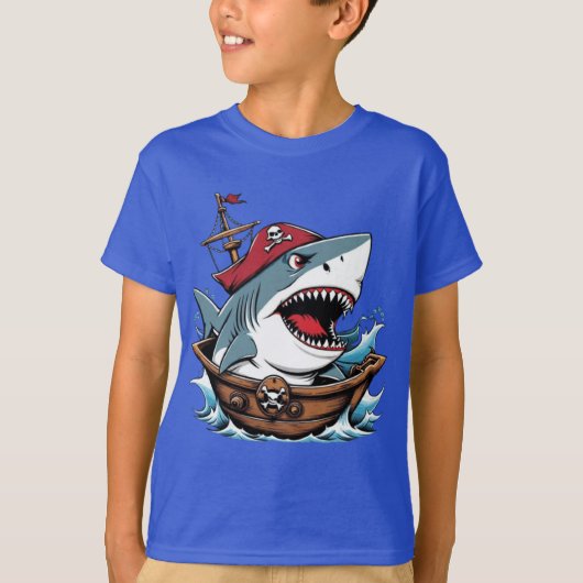 Schattigee piratenhaai op een boot T-Shirt (Voorkant)