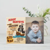 Schattigee piratenverjaardagsuitnodiging voor kind kaart (Staand voorkant)