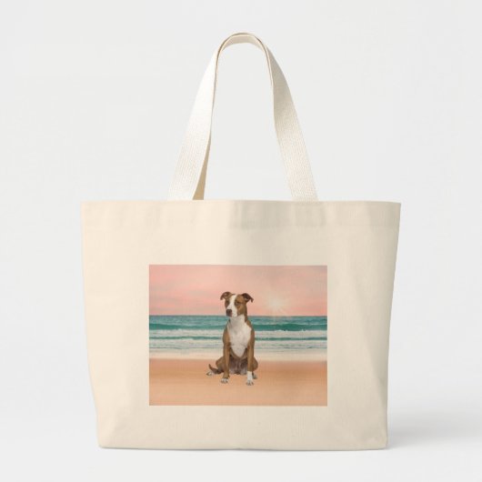 Schattigee Pitbull Dog Zittend op het strand met z Grote Tote Bag (Voorkant)
