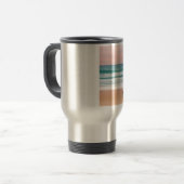 Schattigee Pitbull Dog Zittend op het strand met z Reisbeker (Voorkant links)