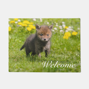Schattigee pluizige rode vos welp wilde baby dier  deurmat