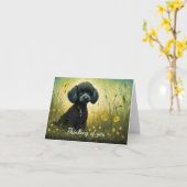 Schattigee poedel in weide denken aan je kaart (Gele Bloem)