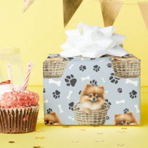 Schattigee Pomeranian Puppy in Basket Paw Print Cadeaupapier