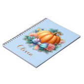 Schattigee pompoen met bloemen gepersonaliseerd T- Notitieboek (Linkerzijde)