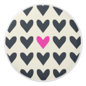 Schattigee Pop Art Hearts in Mod Dark Grey en Hot  Keramische Knop (Voorkant)