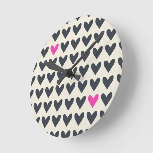 Schattigee Pop Art Hearts in Mod Dark Grey en Hot Ronde Klok (Hoek)