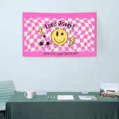 Schattigee Preppy Y2K Hot Roze Retro Verjaardagsba Spandoek (Beurs)
