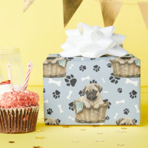 Schattigee Pug Puppy in Basket Paw Print Cadeaupapier