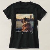 Schattigee Pug reist naar New York Harbor T-shirt (Design voorkant)