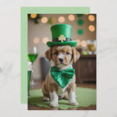 Schattigee puppy met St. Patrick's outfit in een p Feestdagenkaart (Voorkant / Achterkant)