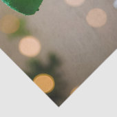 Schattigee puppy met St. Patrick's outfit in een p Tissuepapier (Detail)