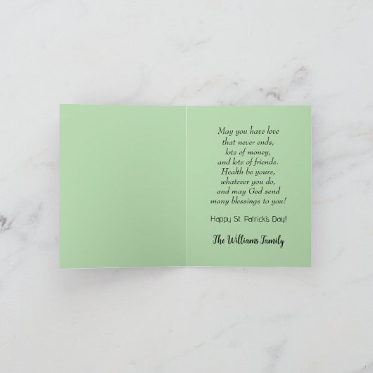 Schattigee puppy met St. Patrick's outfit, shamroc Feestdagen Kaart (Binnen)