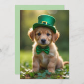 Schattigee puppy met St. Patrick's outfit, shamroc Feestdagenkaart (Voorkant / Achterkant)