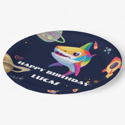 Schattigee regenboog Shark Galaxy Rocket verjaarda Papieren Bordje (Gekanteld)
