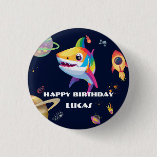 Schattigee regenboog Shark Galaxy Rocket verjaarda Ronde Button 3,2 Cm