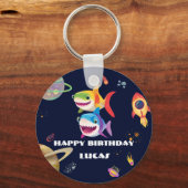 Schattigee regenboog Shark Galaxy Rocket verjaarda Sleutelhanger (Voorkant)