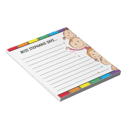 Schattigee regenboogkinderen zwaaien met de naam v notitieblok (Schuin)