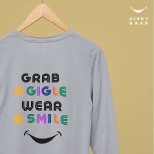 Schattigee Retro Typografie Giggle & Smile Eenvoud T-shirt